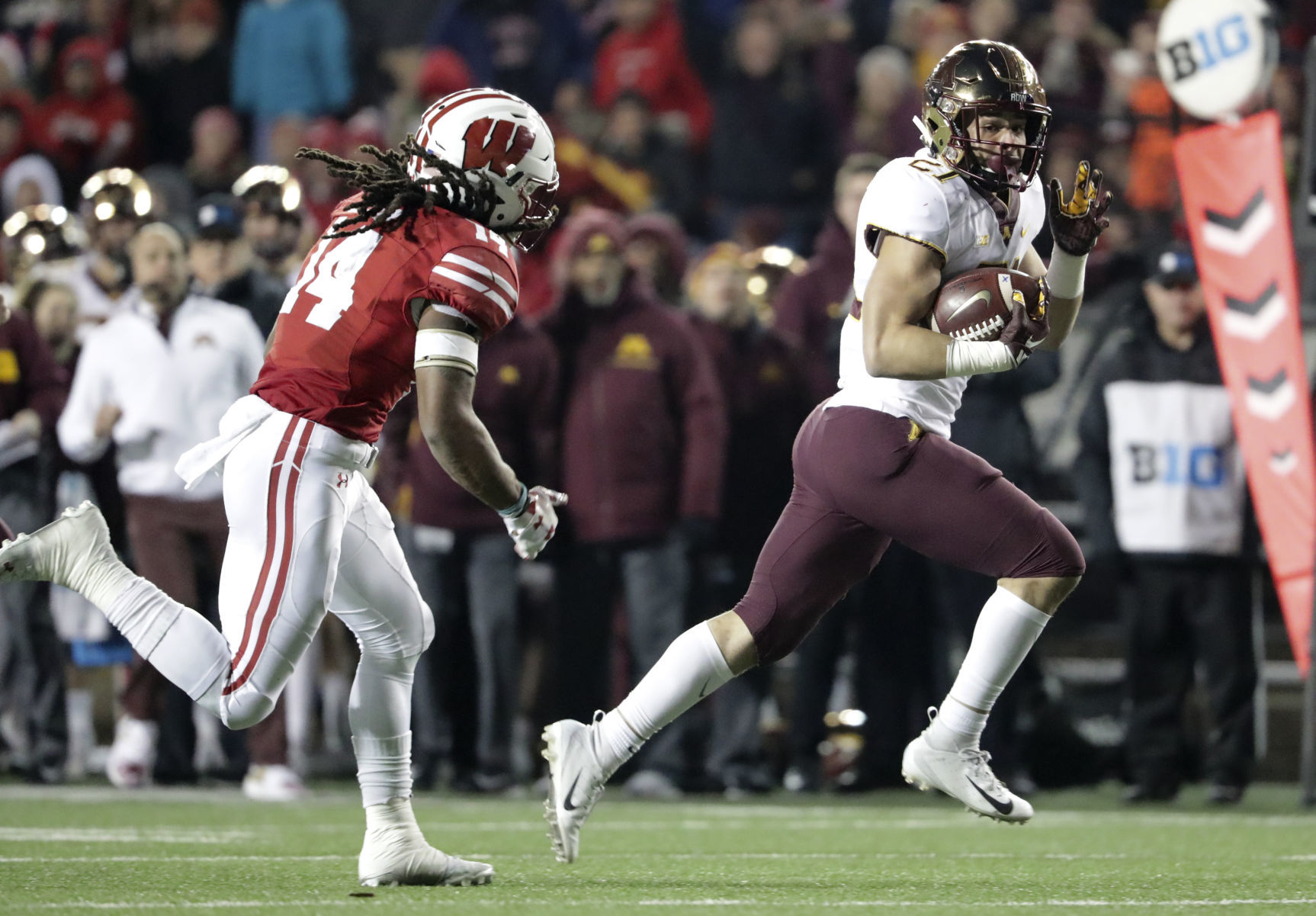 Golden Gophers 37, Badgers 15